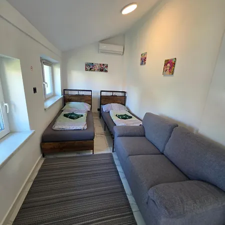 Business-apartment 24h Check-in 3km To A5 Highway * Wolfpassing an Der Hochleithen